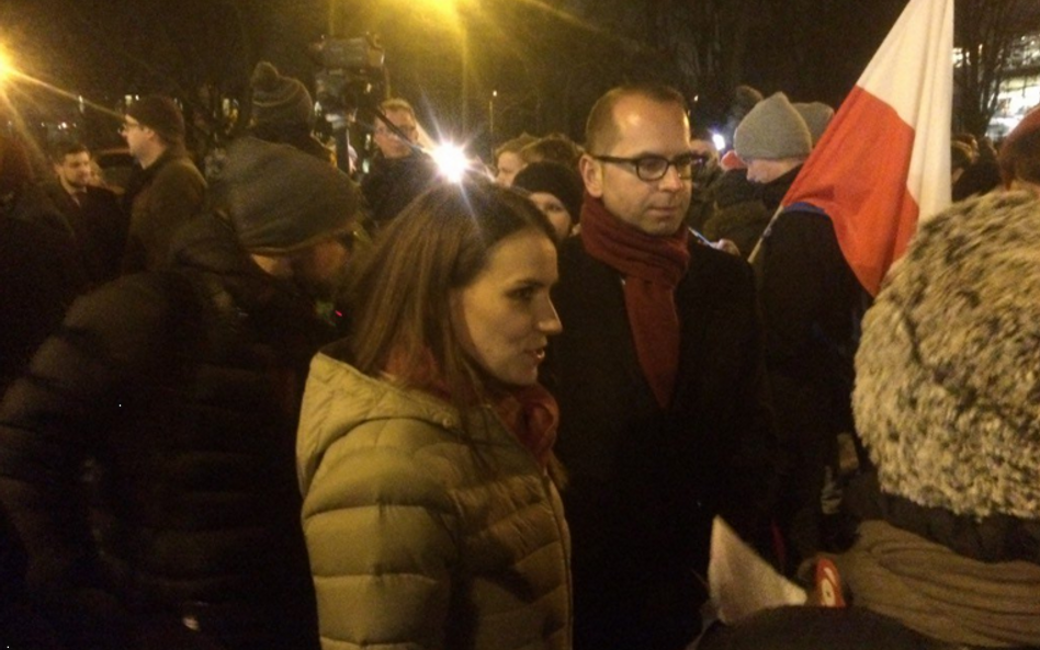 Protest pod Sejmem. "Ręce precz od Trybunału"