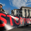 Demonstracja przed ambasadą Rosji w Kijowie