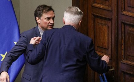 Sondaż: Ziobro i Gowin bez PiS poza Sejmem