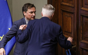 Sondaż: Ziobro i Gowin bez PiS poza Sejmem