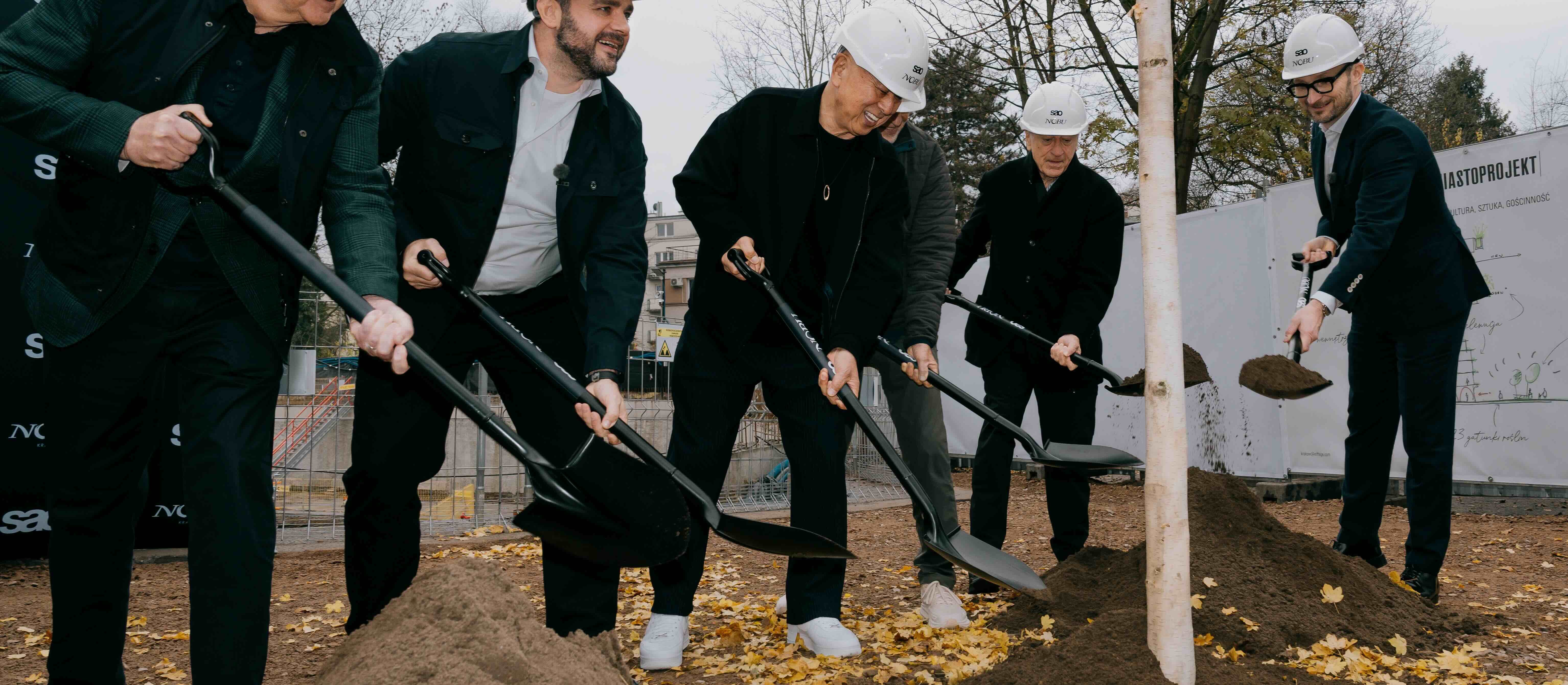 Luksusowy hotel Roberta De Niro w Krakowie. Legendarny aktor na placu budowy Nobu