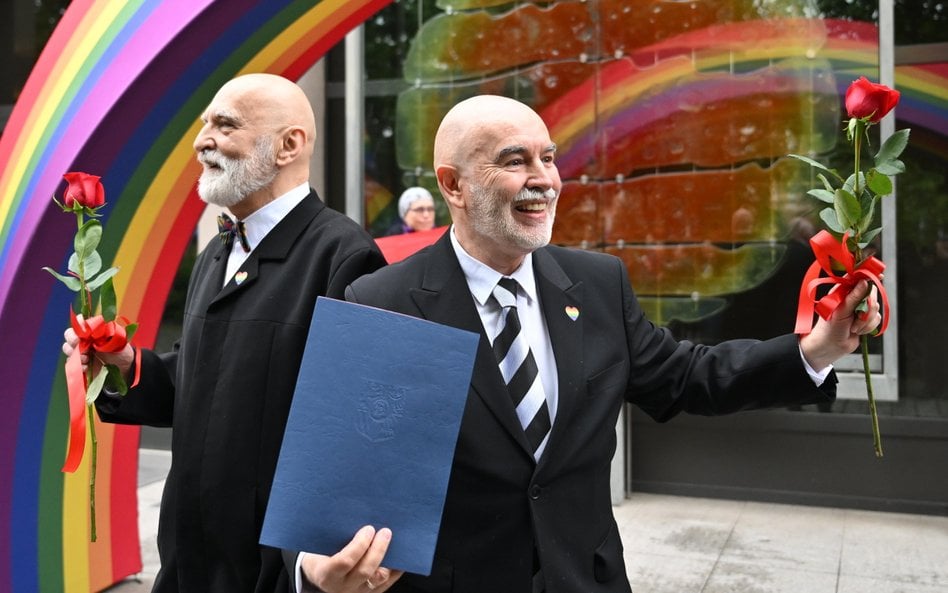 Ryszard i Tomasz to państwo młodzi. Pierwsza w Polsce transkrypcja aktu ślubu jednopłciowego bez wyroku sądu