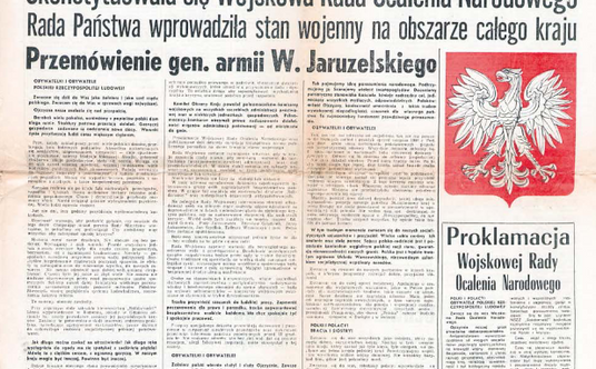 Komunikat o wprowadzeniu stanu wojennego i utworzeniu WRON na pierwszej stronie „Trybuny Ludu” – pra