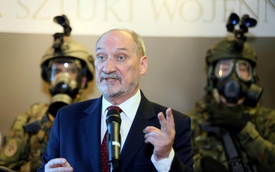 Szef MON Antoni Macierewicz