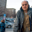 Wojciech Tomczyk, autor scenariusza serialu „... ten ratuje cały świat”, w miejscu, gdzie przed wojn