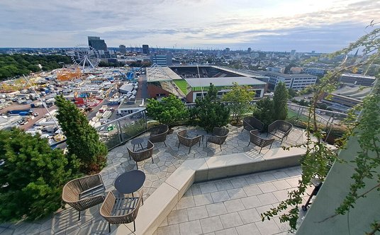 Widok na sąsiedni stadion hamburskiego klubu piłkarskiego St. Pauli.