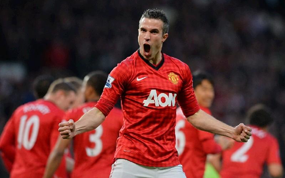 Robin van Persie strzelił w Premiership już 24 gole. Zdaniem Fergusona ma równie dobry wpływ na kole