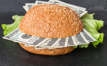 Joanna Parafianowicz: kto bogatemu zabroni hamburgera?
