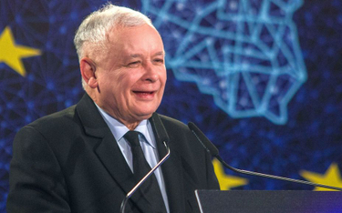 Sondaż CBOS: Co drugi Polak ufa Kaczyńskiemu i nie ufa Schetynie