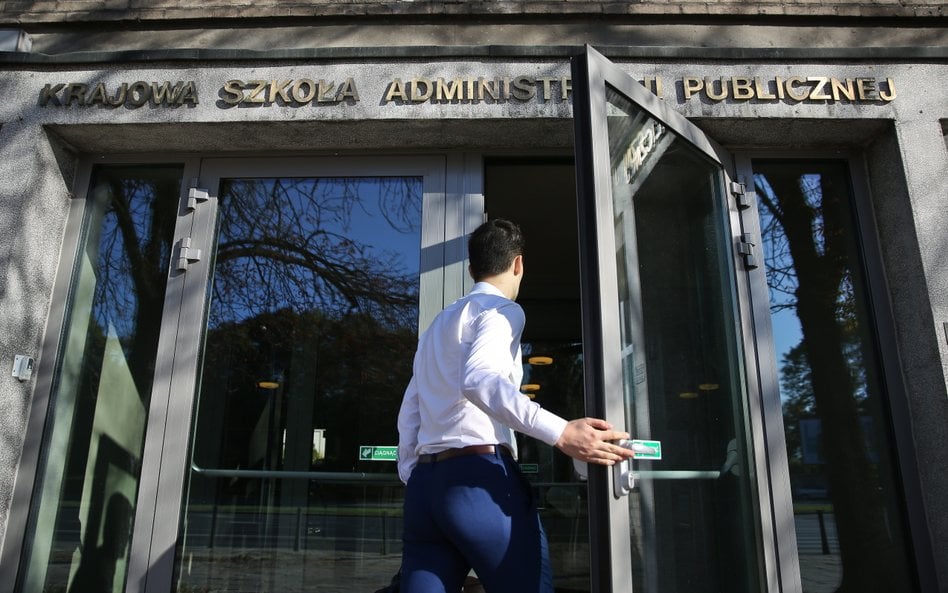 Budynek Krajowej Szkoły Administracji Publicznej w Warszawie