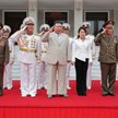 Kim Dzong Un wraz z córką w otoczeniu północnokoreańskich generałów i admirałów