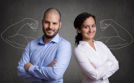 Męskość wydaje się dziś bardziej elastyczna, kobiecość – częściej jednoznaczna lub nieokreślona.