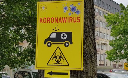 Rzecznik MZ: Obostrzenia? Wszystkie karty są na stole