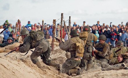 Podczas kilkudniowych „D-Day Hel 2011” około 200 uczestników grup rekonstrukcyjnych odtworzyło lądow