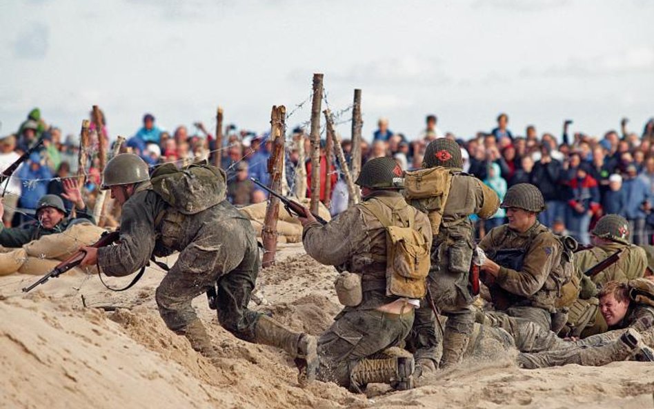 Podczas kilkudniowych „D-Day Hel 2011” około 200 uczestników grup rekonstrukcyjnych odtworzyło lądow