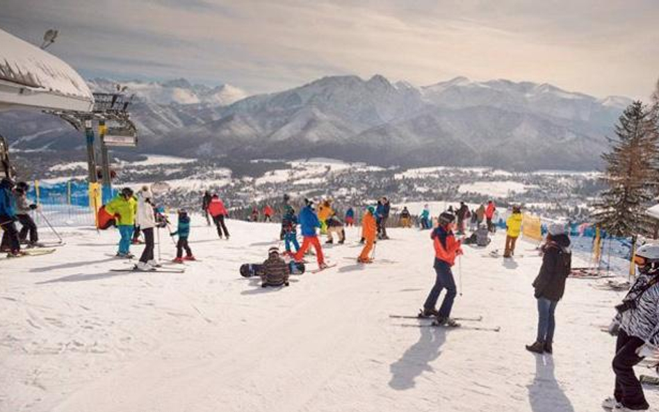 W miejscowościach turystycznych, takich jak Zakopane, zaroiło się od chętnych do zimowego wypoczynku