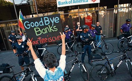 Protesty przed siedzibą Bank of America w Los Angeles