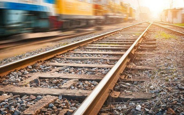 Przyspieszy modernizacja torów, ale pociągi zwolnią