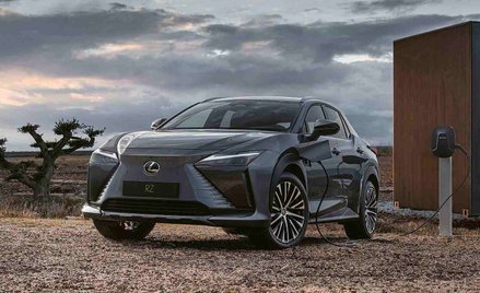 Lexus RZ 450e