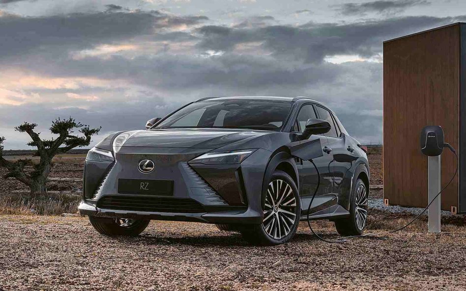 Lexus RZ 450e