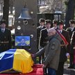 Ołeksij Reznikow na pogrzebie żołnierza, który zginął w Donbasie przed rosyjską agresją