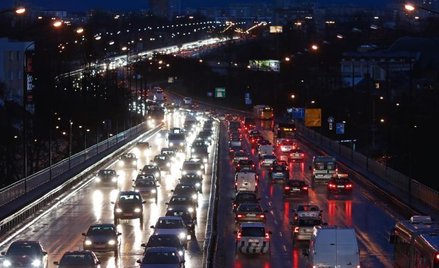 Na Trasie Łazienkowskiej biało-czerwono: ale mało kto jest wzruszony