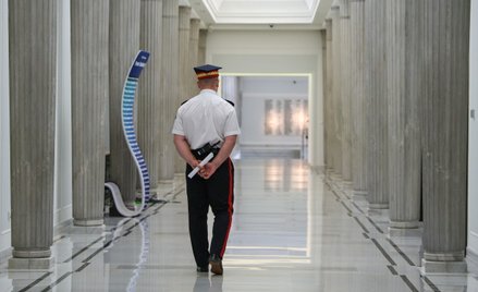 Ruszyły prace nad zmianą prawa mającą utrudnić tworzenie zespołów parlamentarnych