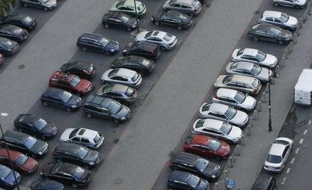 Litwini oplotą Polskę siecią parkingów
