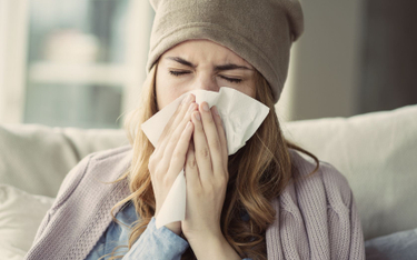 Koronawirus: Jak przeziębienie może wygrać z COVID-19