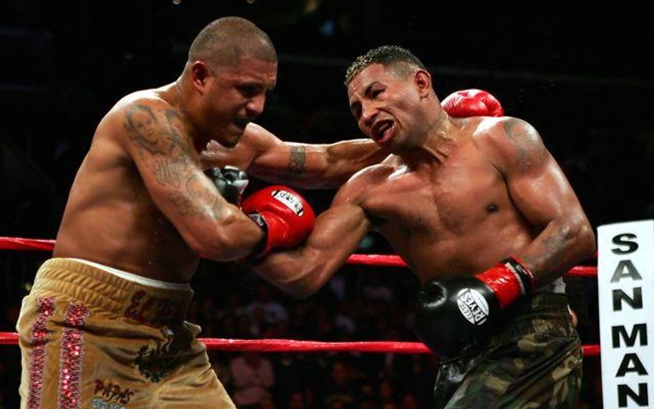 Fernando Vargas i Ricardo Mayorga na ringu w Las Vegas