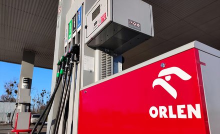 We wtorek litr benzyny 95 ma kosztować nie więcej niż 6,21 zł, benzyny 98 - 6,72 zł, a oleju napędow