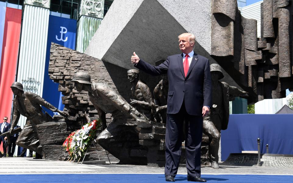 Donald Trump podczas przemówienia na Placu Krasińskich w Warszawie.