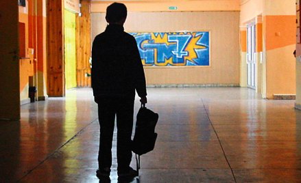 Nawet w szkołach prywatnych programy zatwierdzają urzędnicy MEN