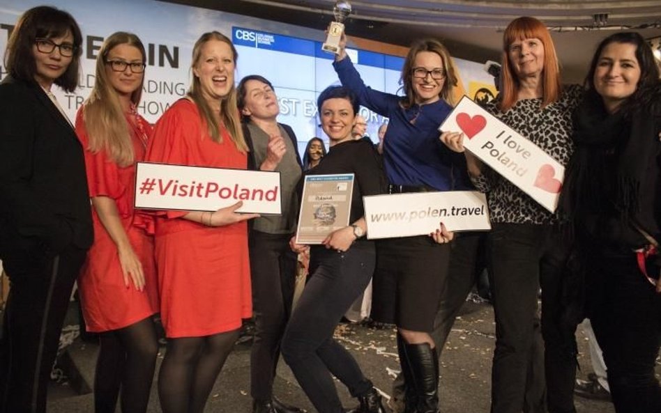 Nagrodę za stoisko odebrał zespół Polskiej Organizacji Turystycznej