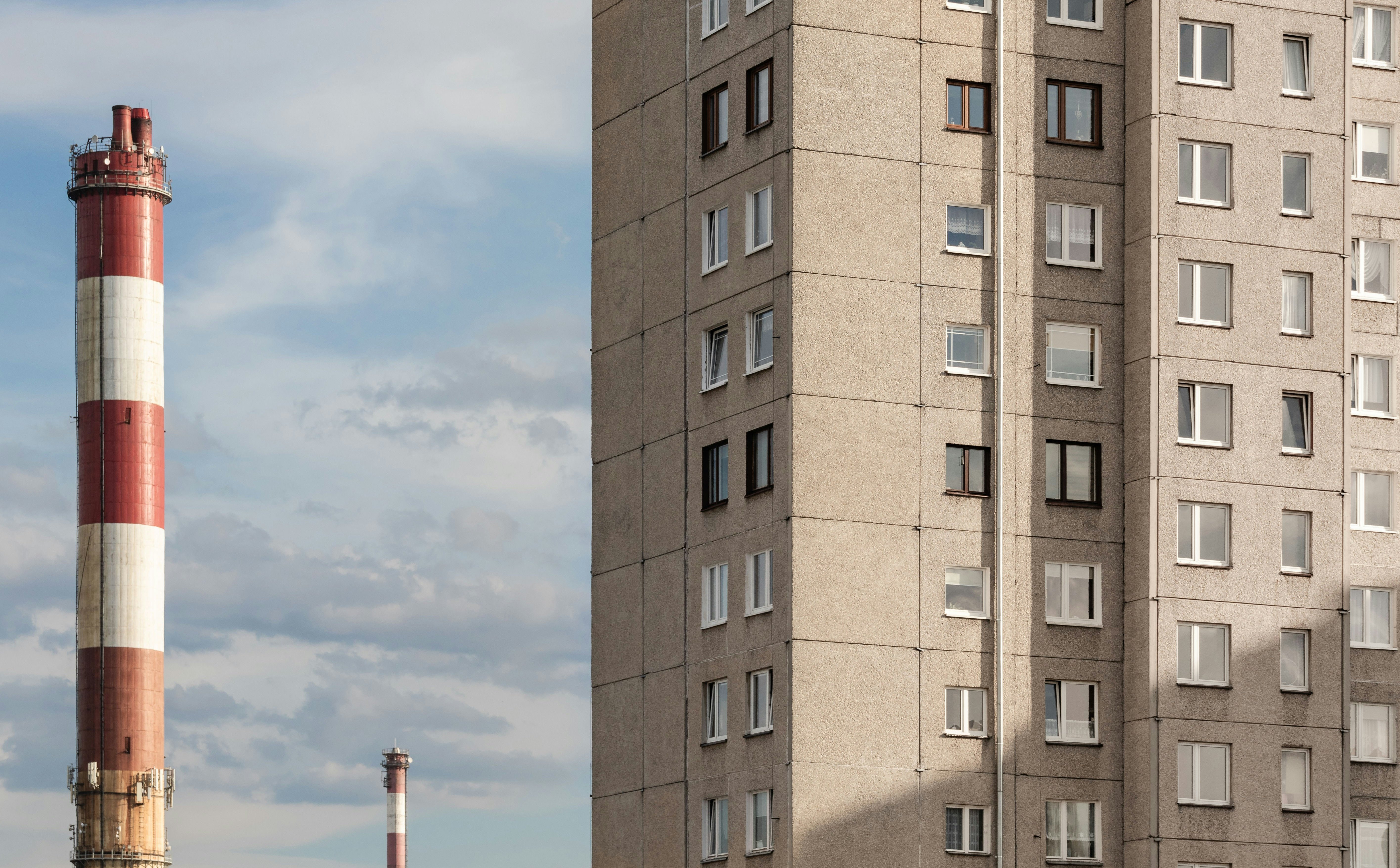 Niemcy wrócą do bloków z „wielkiej płyty”? Sposób na kryzys mieszkaniowy