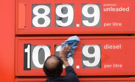 Paliwa w Polsce drożeją wolniej niż za granicą