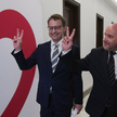 Posłowie PiS Marcin Romanowski (L) i Mariusz Gosek (P) po konferencji prasowej w Sejmie w Warszawie