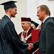 W listopadzie w Gdańsku Donald Tusk rozdał dyplomy absolwentom Akademii Medycznej. – Wasz los leży r