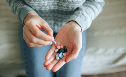 Biorą 700 tabletek na miesiąc. 6 milionów Polaków już zachorowało