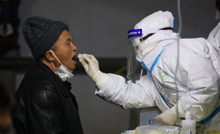 Chiny: Najwięcej zakażeń od 30 lipca. Stan wyjątkowy w jednej prowincji