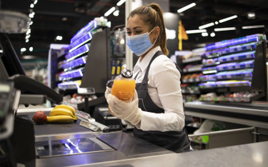 Ograniczenia w pandemii wzmocniły sklepy spożywcze na świecie