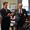 Narasta konflikt pomiędzy sekretarzem skarbu Timothy Geithnerem (z lewej) i szefem Fedu Benem Bernan