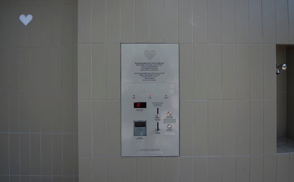 Panel srerowania i poboru opłat w toalecie automatycznej