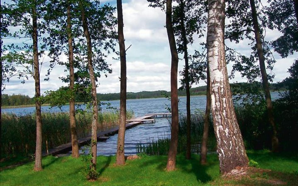 Lepiej nie inwestować w tanie działki, ładnie położone, ale daleko od siedlisk. Koszty doprowadzenia