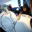 Niektórzy uczestnicy demonstracji w proteście przeciw polityce Javiera Mileia w Buenos Aires nieśli 