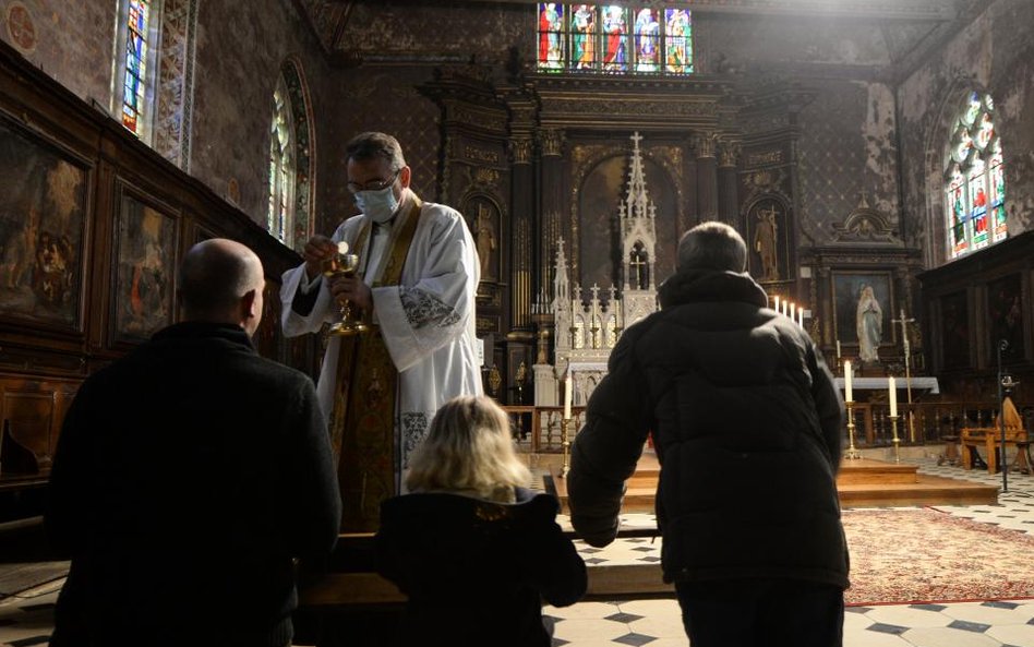 Sondaż: Krytyczne podejście do Kościoła. Młodzi bezlitośni dla biskupów