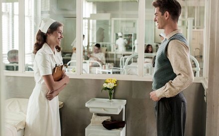 "Przełęcz ocalonych", John Gilbert