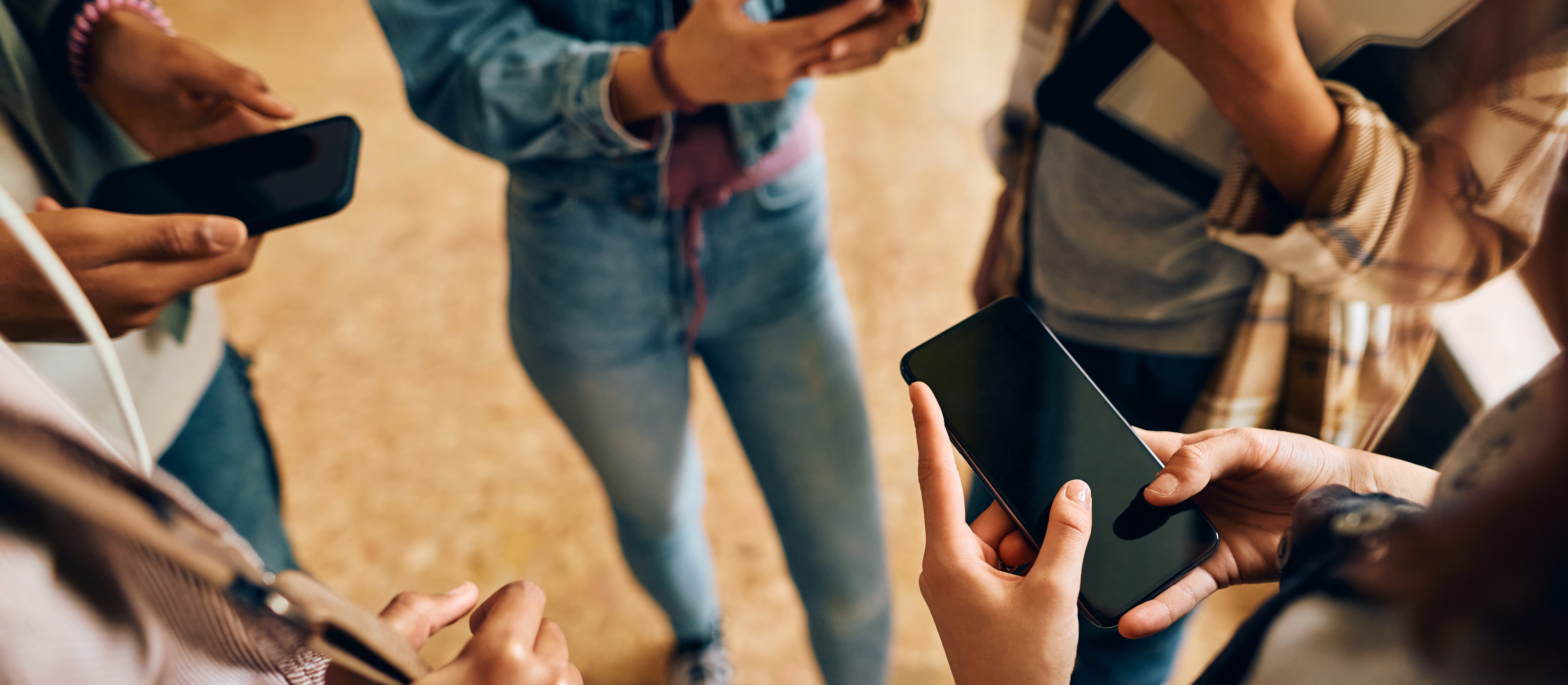 Wygenerowali nagie zdjęcie koleżanki przy użyciu AI. Prezes UODO interweniuje u Waldemara Żurka