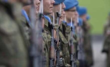 Armia opróżnia spiżarnię, bo nie potrzebuje tylu zapasów