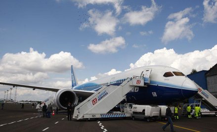Dreamliner razem z F-16 (wideo)